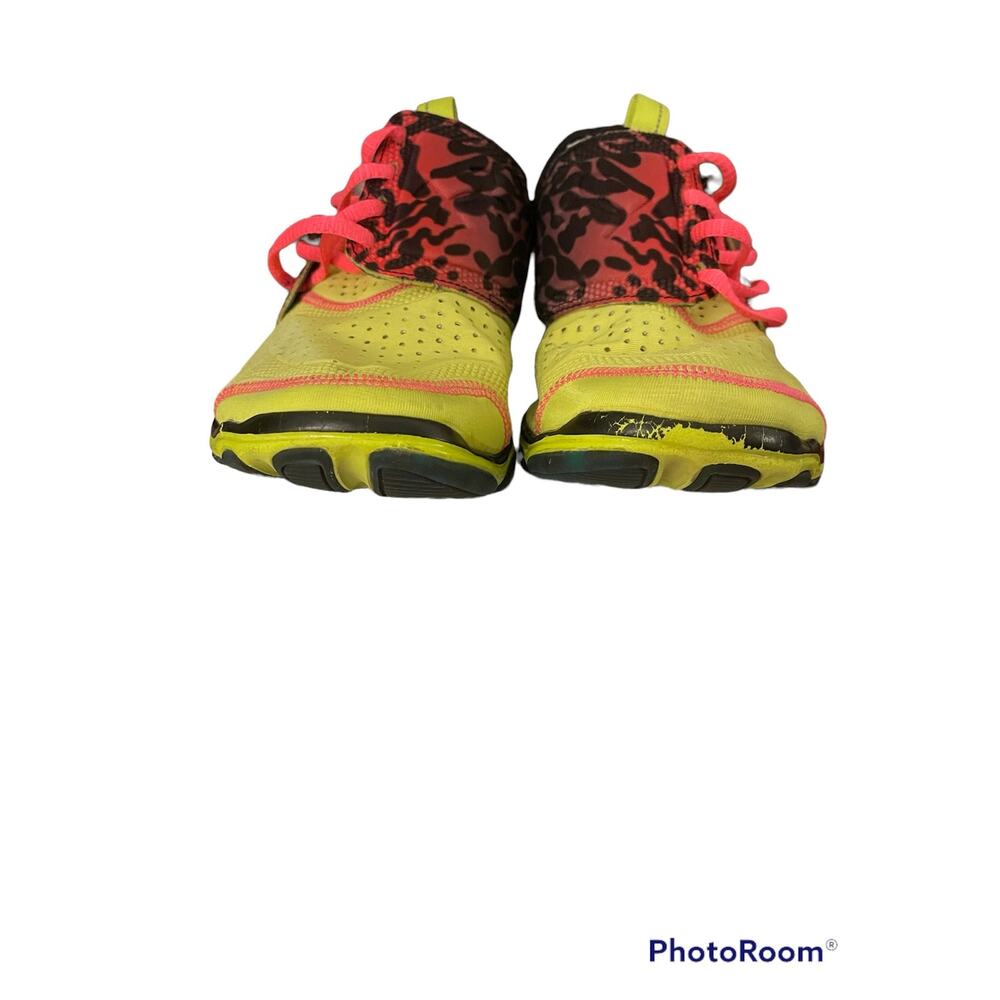 Under Armour MPZ Micro G Yellow Leopard print Women's Sz 11 - Picture 2 of 9